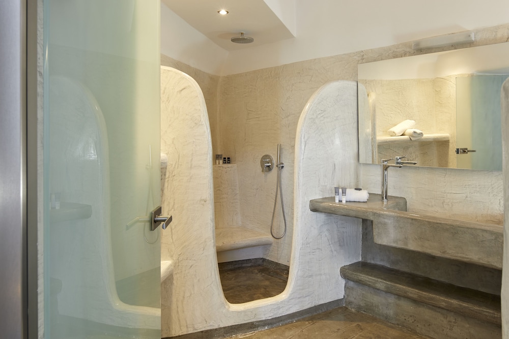 Suites of the Gods Cave Spa Hotel 46/50