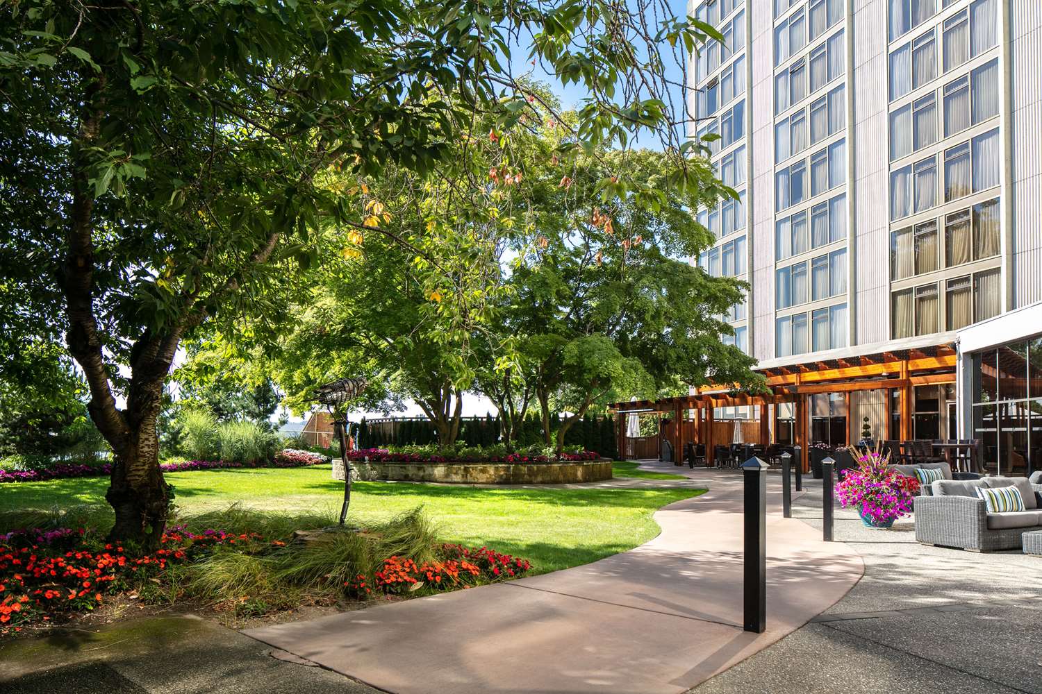 Radisson Blu Vancouver Airport Hotel & Marina 40/45