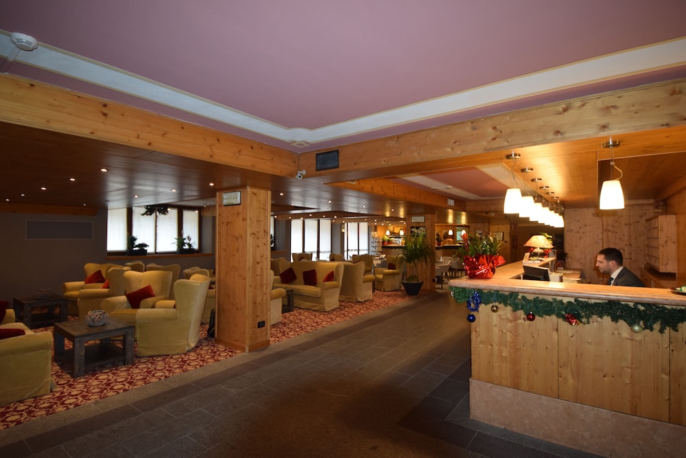 Hotel Piandineve 4/64
