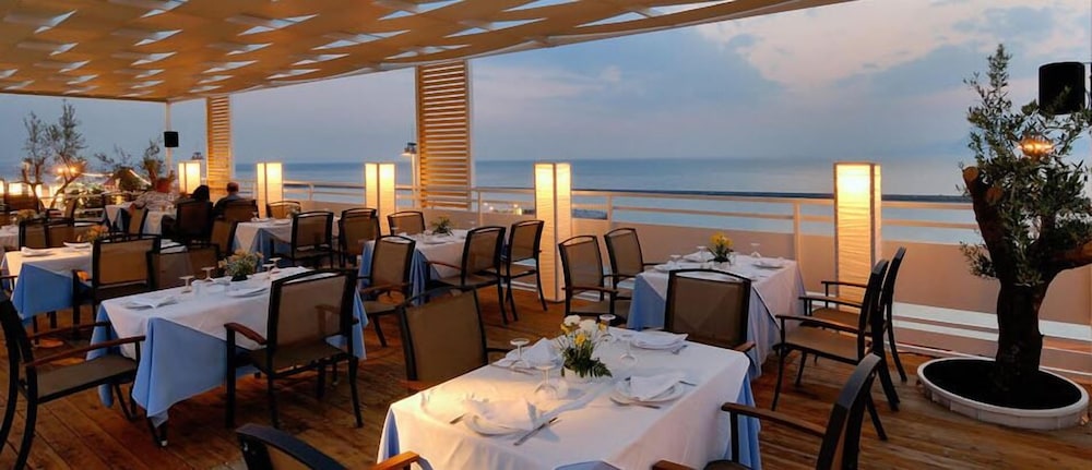 Mercure Patras Astir 36/69