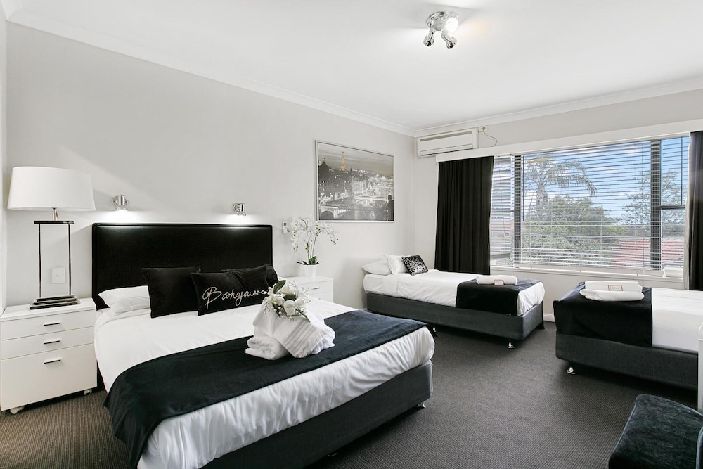 Airport Hotel Sydney 28/40