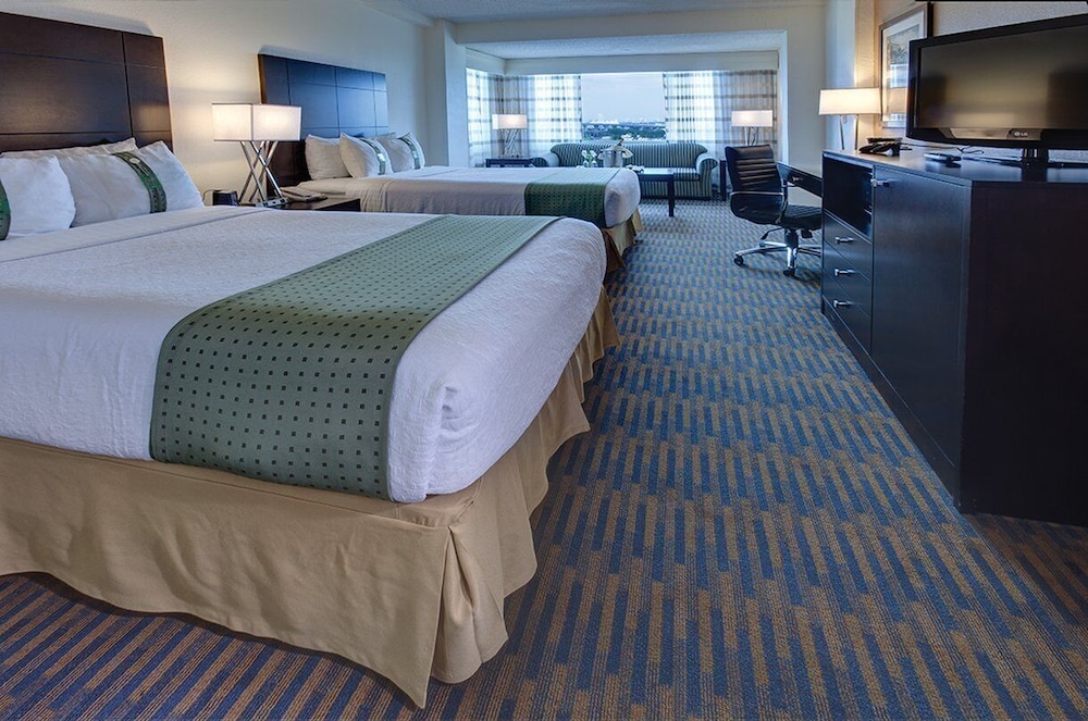 Holiday Inn Port of Miami Downtown Hotel 27/73