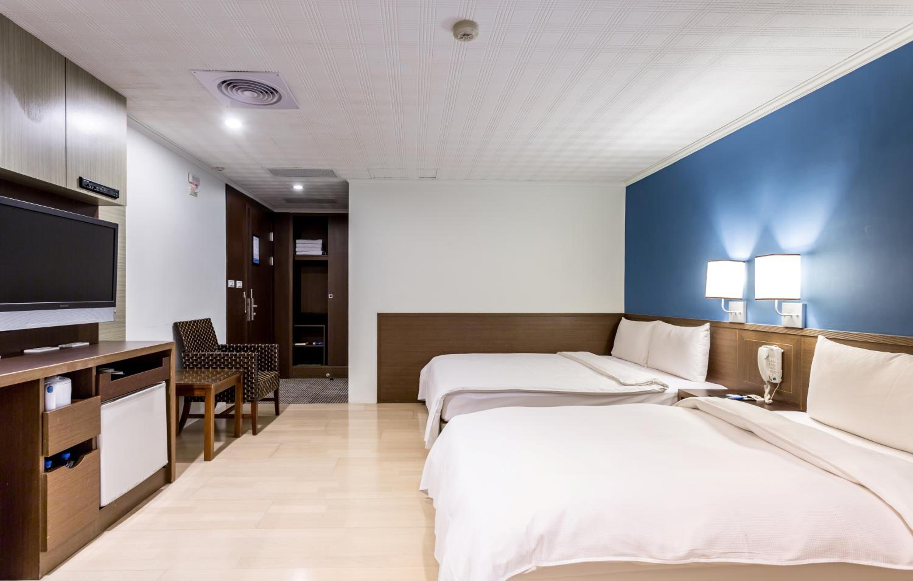 Room, Quadruple, Double and Twin Beds
