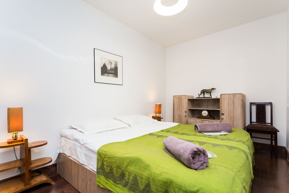 2 BEDROOMS, FAMILY, QUADRUPLE, QUEEN BED, GARDEN VIEW, GARDEN AREA