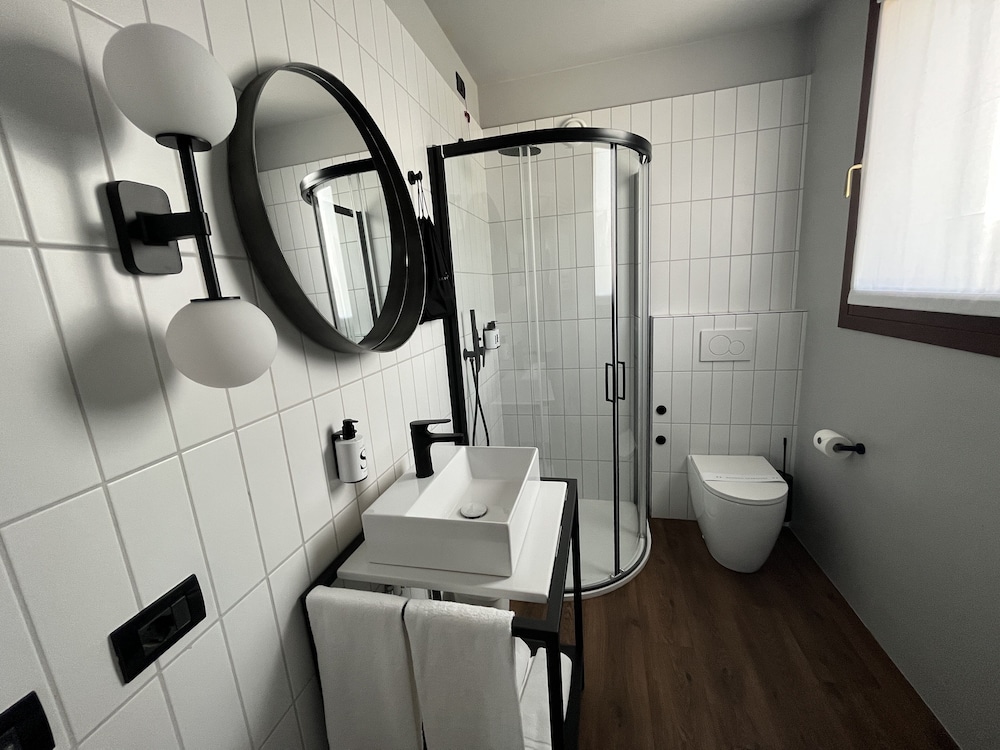 The Foscarini 16/37