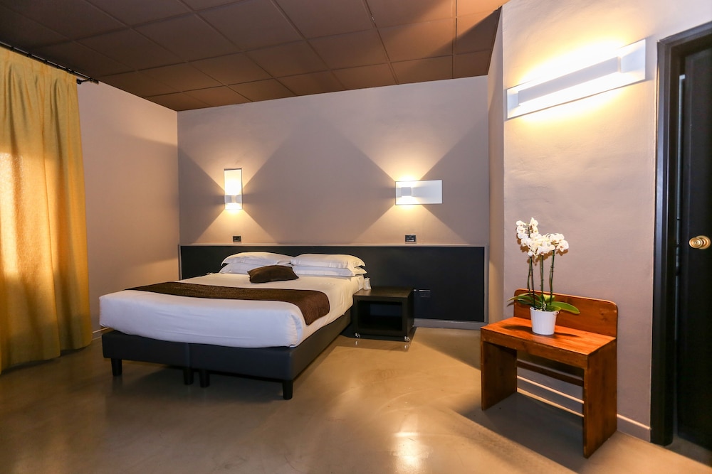 Hotel Mignon 11/48