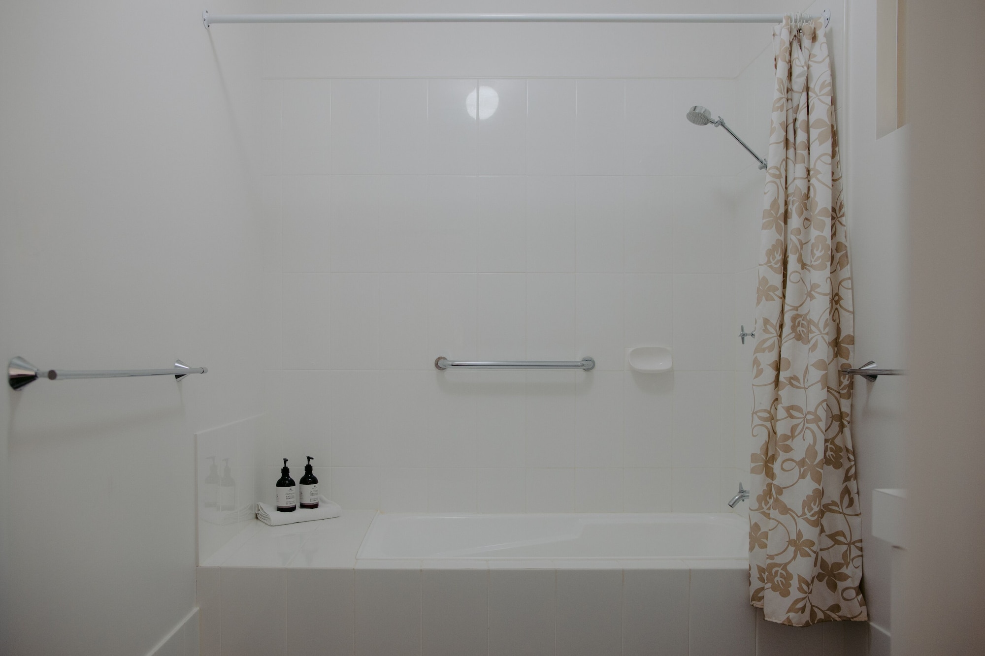 2 Bedrooms, Duplex, Chalet, Queen and Twin Beds