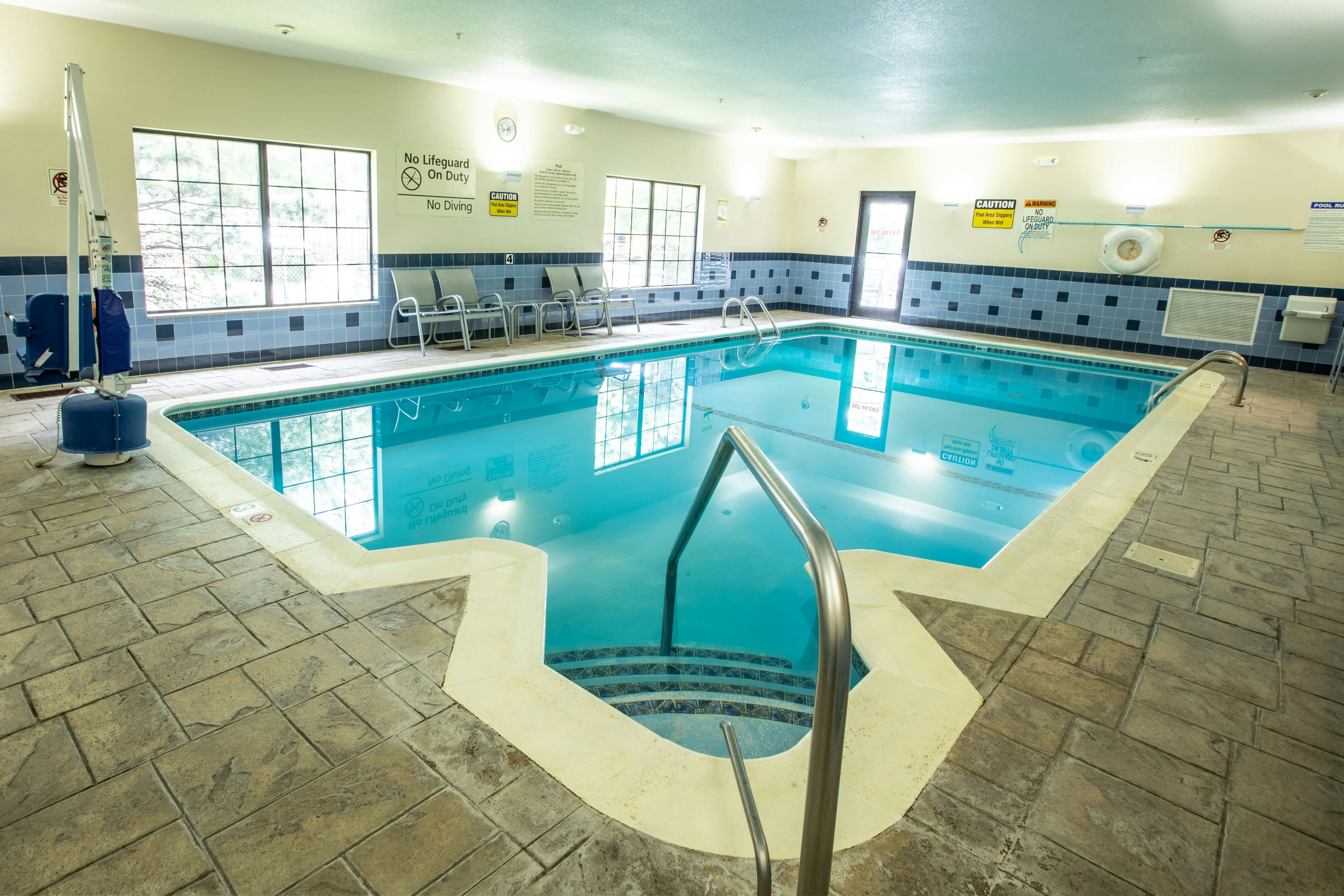 Hampton Inn Hadley-Amherst Area 8/44