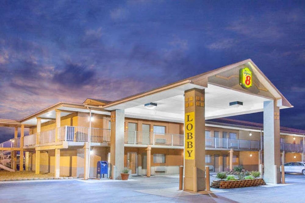 Super 8 By Wyndham Millbury/Toledo 1/54