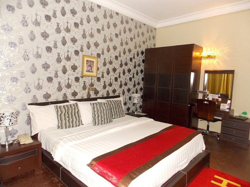 Best Western Plus Ajuji Hotel 7/29