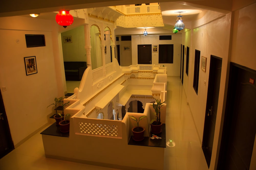 Hotel Nahargarh Palace 17/18