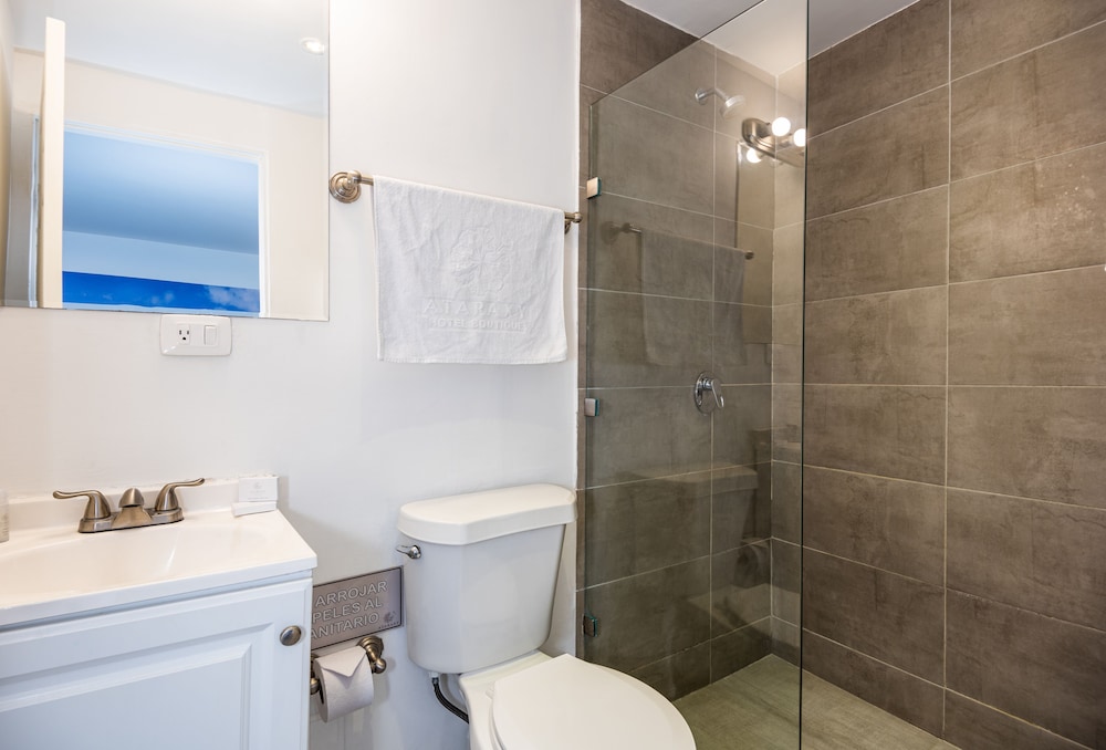 Ataraxy Hotel Boutique 48/50