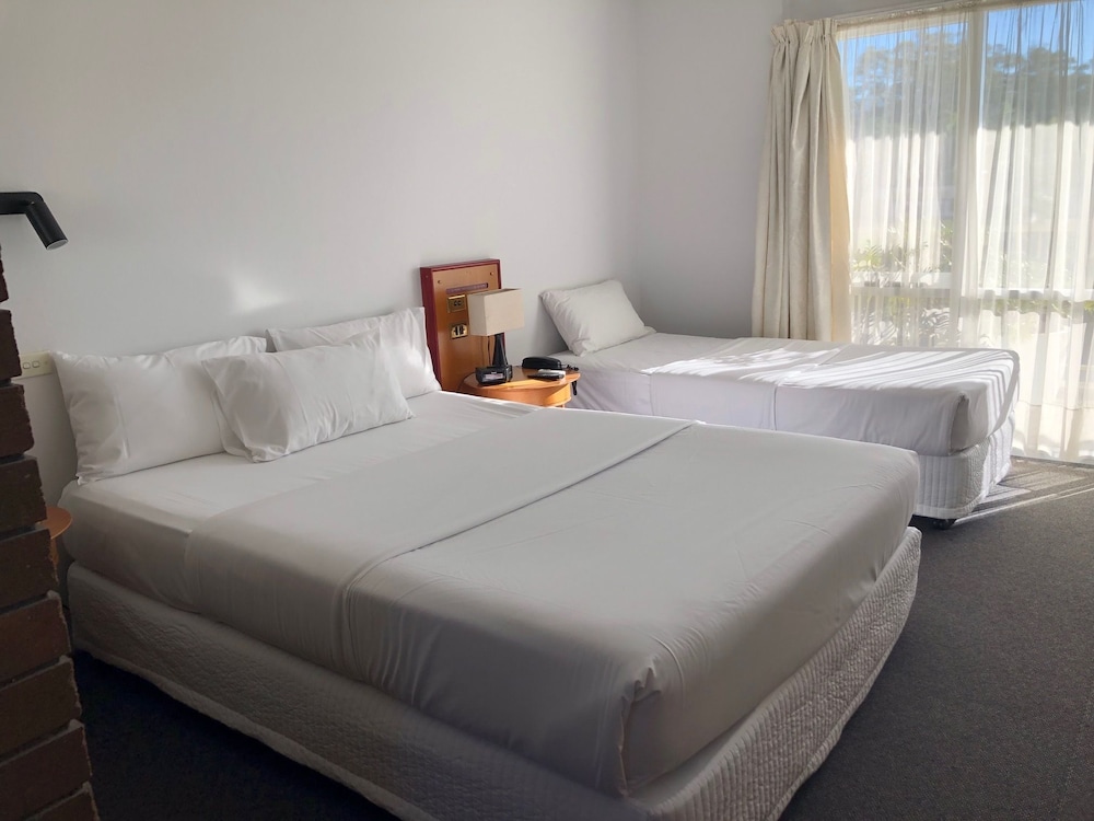 Matador Motor Inn 25/80