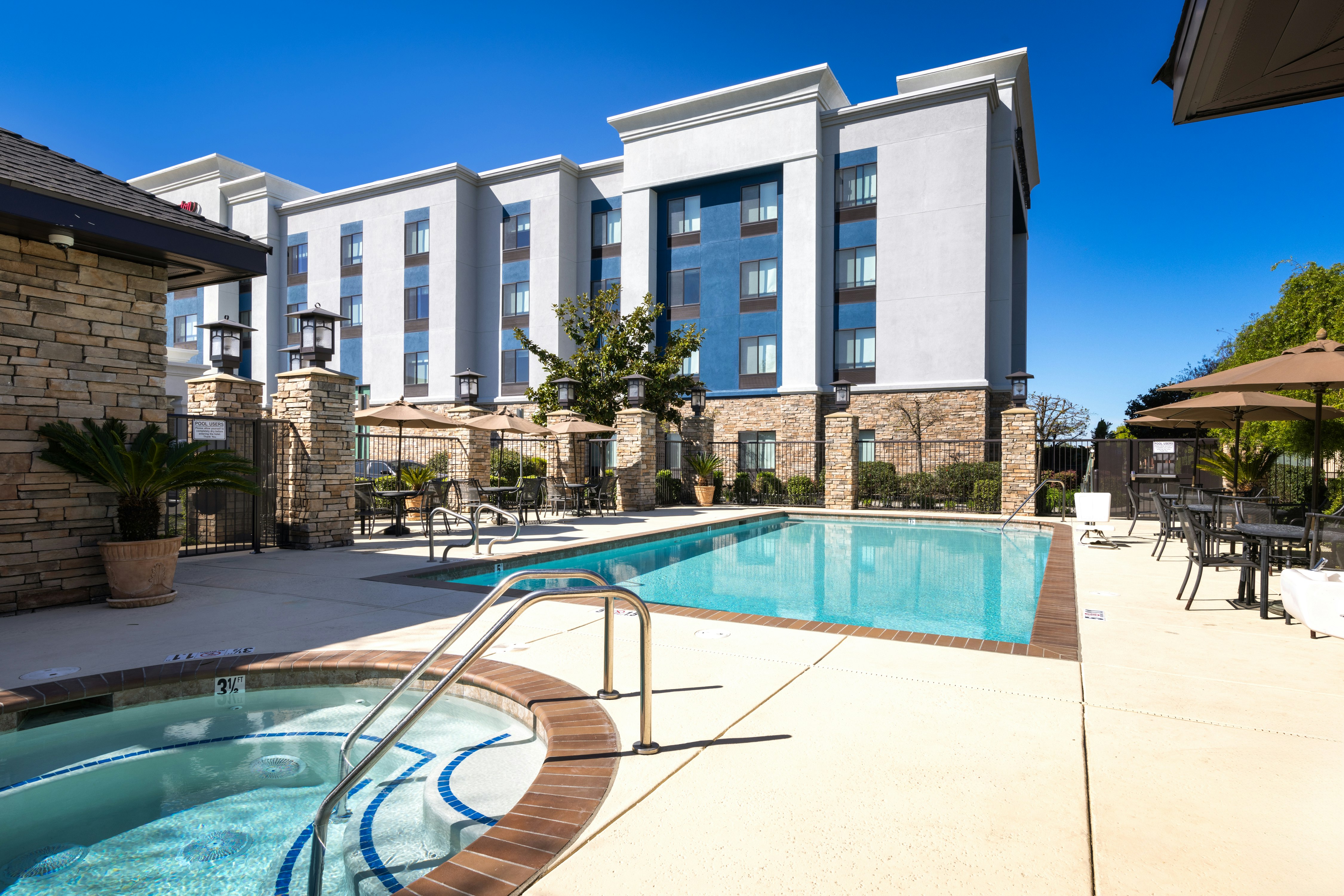 Hampton Inn Suites Manteca 5/50