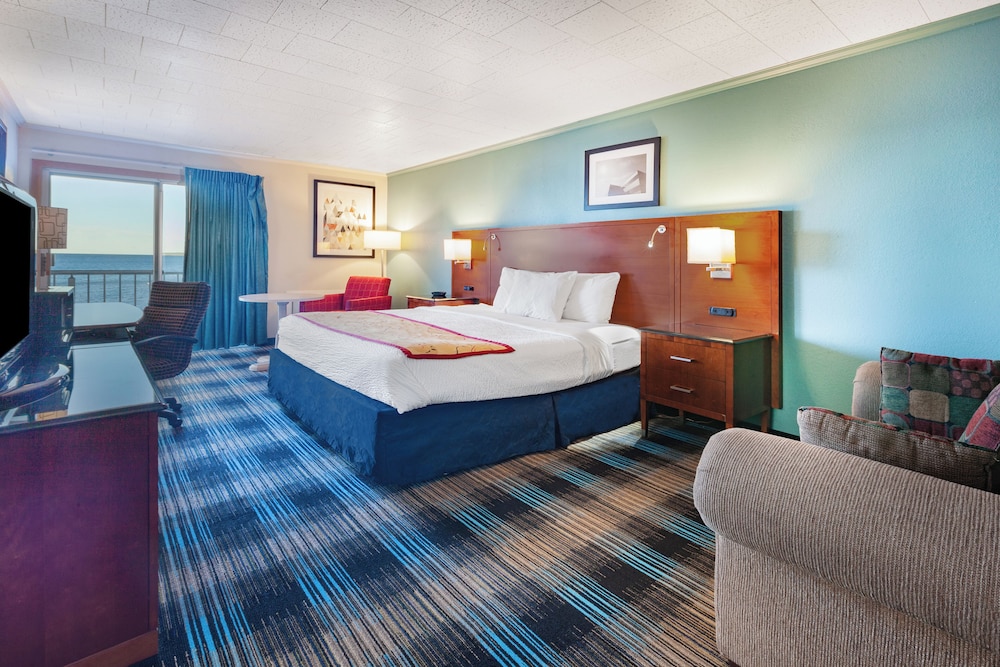 Days Inn Suites By Wyndham St Ignace Lakefront 24/50