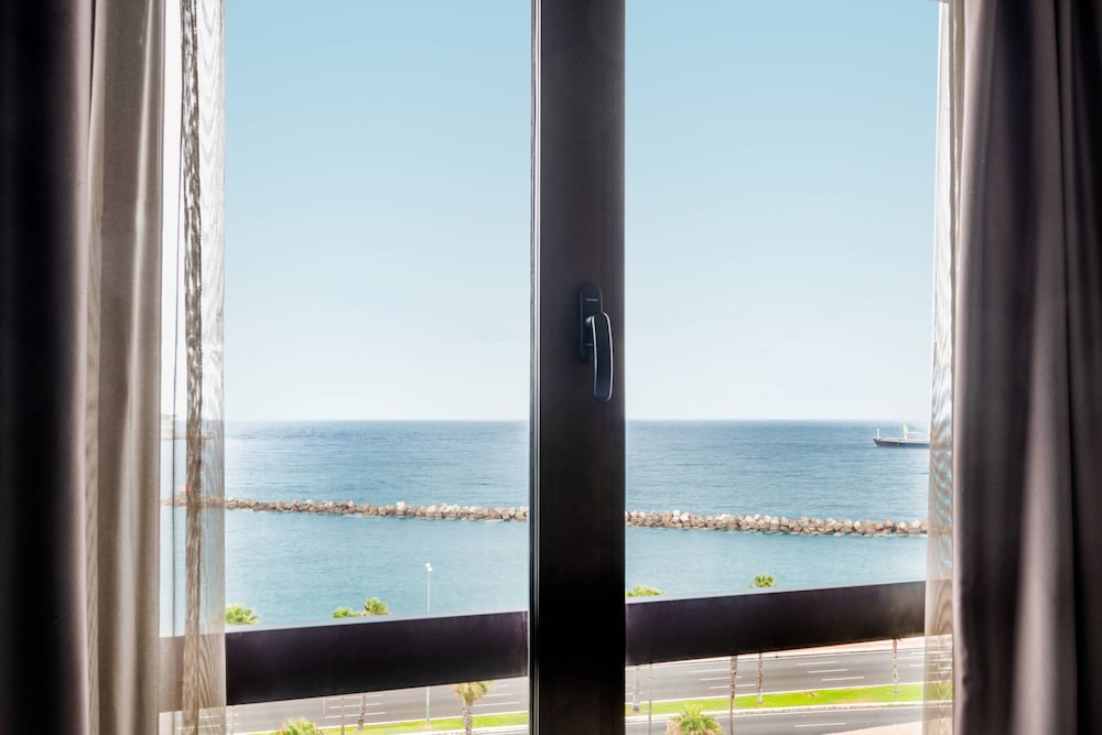 Ac Hotel Iberia Las Palmas By Marriott 24/54