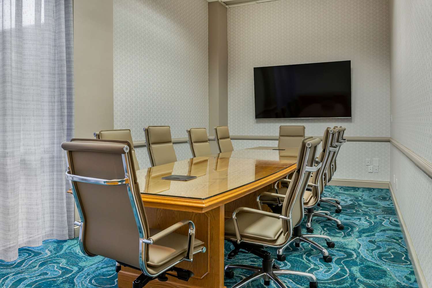 Wyndham Lake Buena Vista Disney Springs Resort Area 34/54