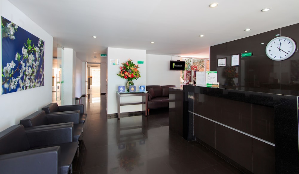 122 Plaza Apartahotel 37/56