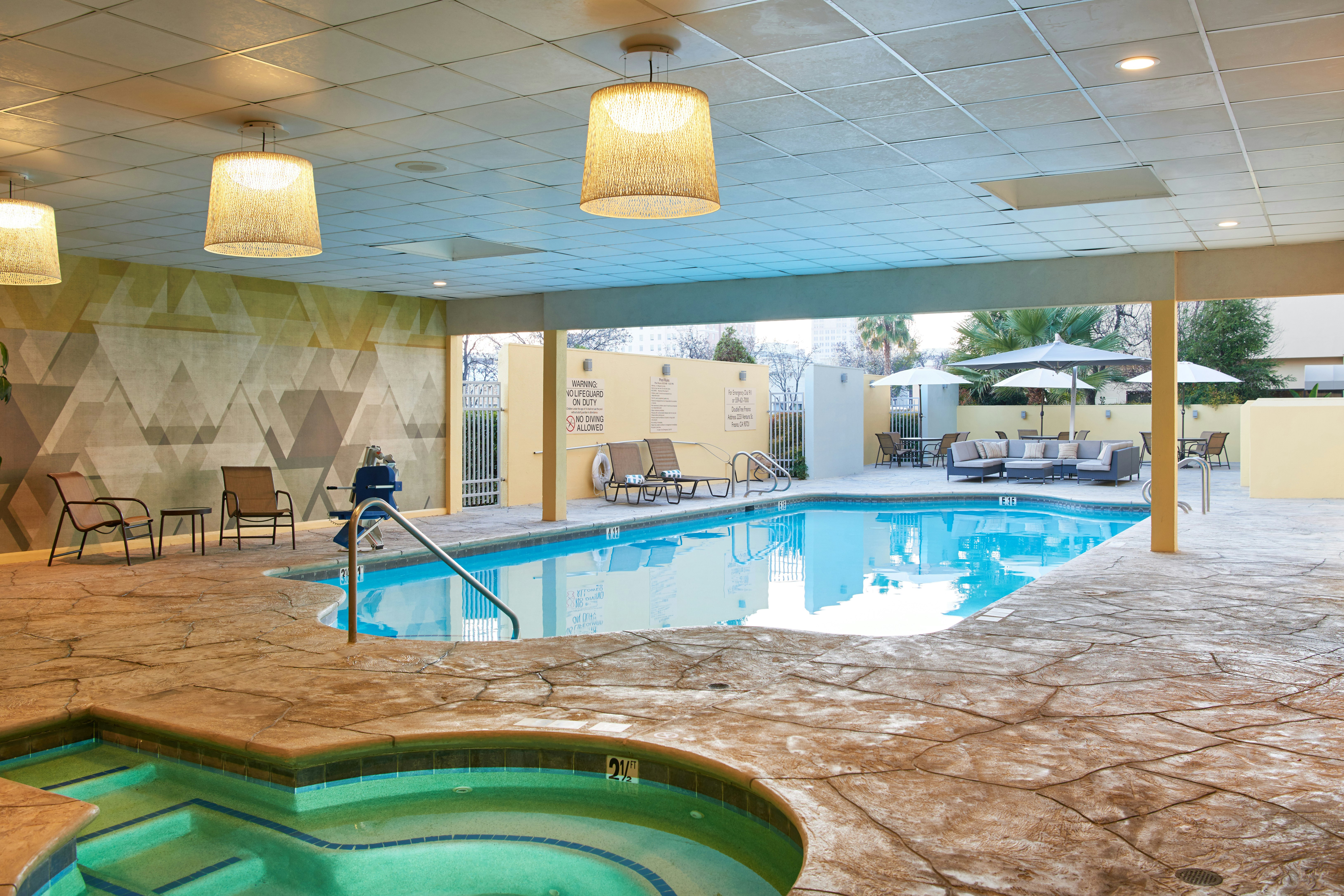 Doubletree By Hilton Fresno Convention Center 30/59