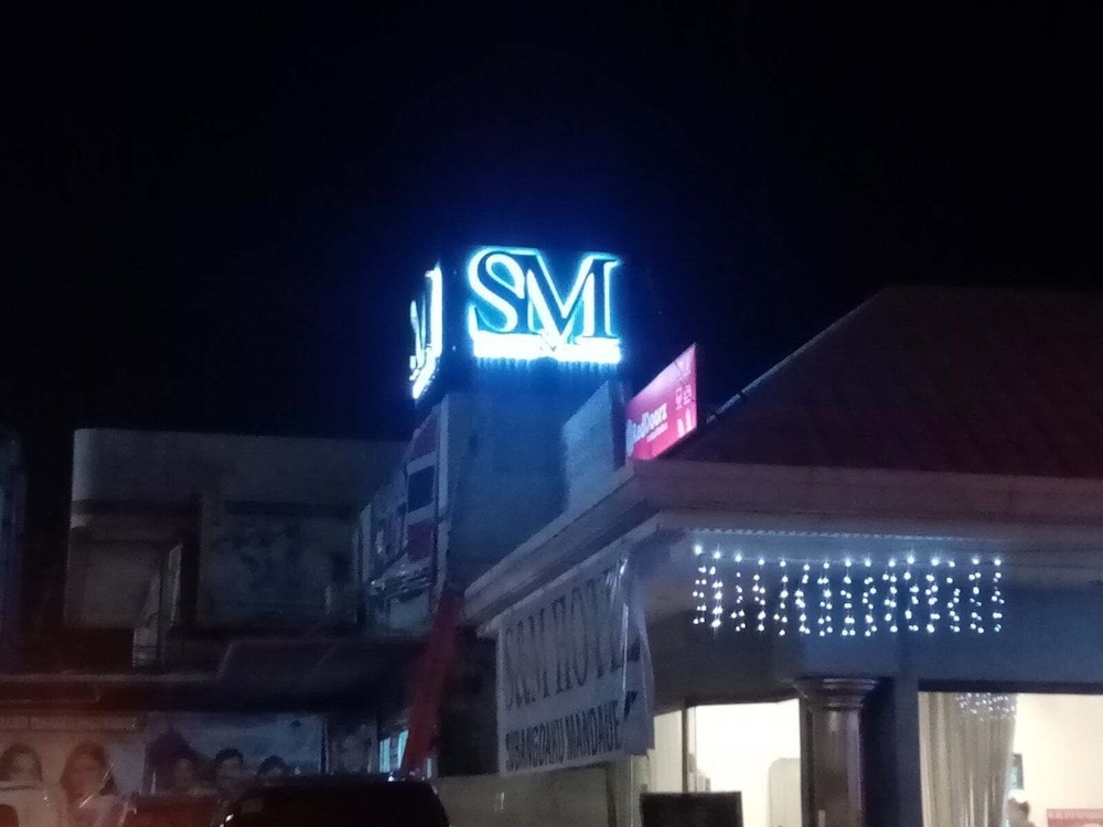 S&M Hotel 10/38