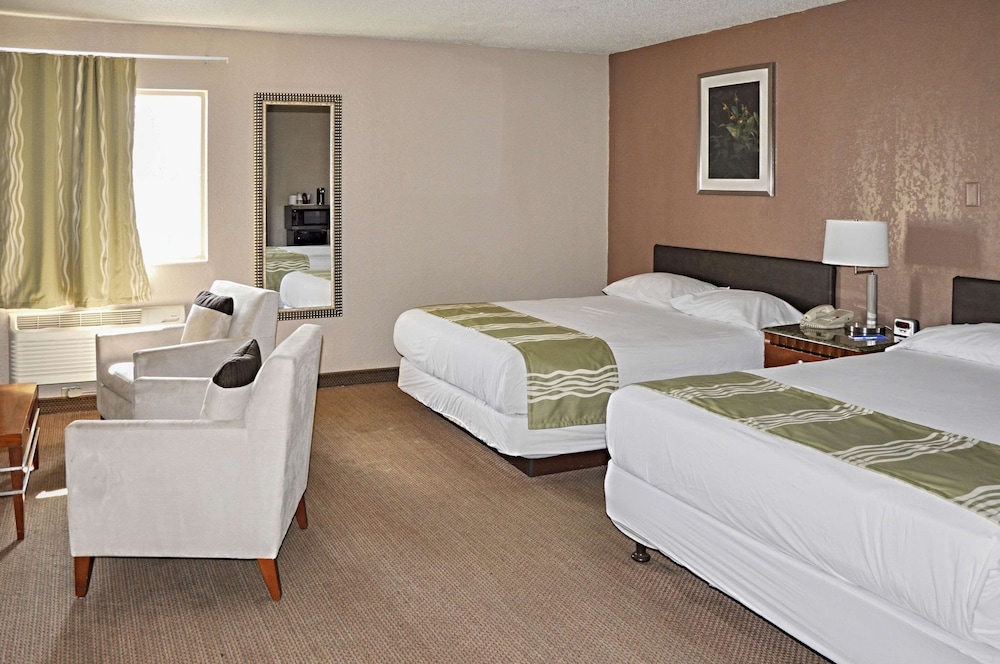 Rodeway Inn Fargo 11/39