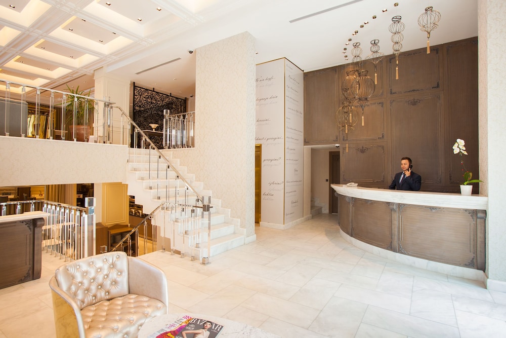 AHC Ayasofya Hotel (Special Class) 10/60