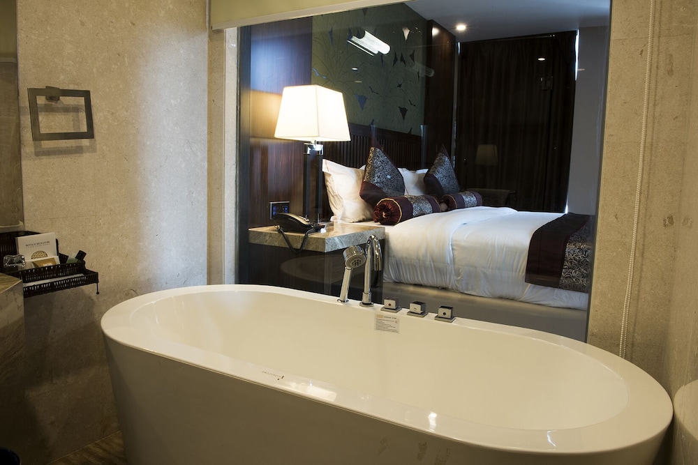 Hotel Royale Signature 19/61