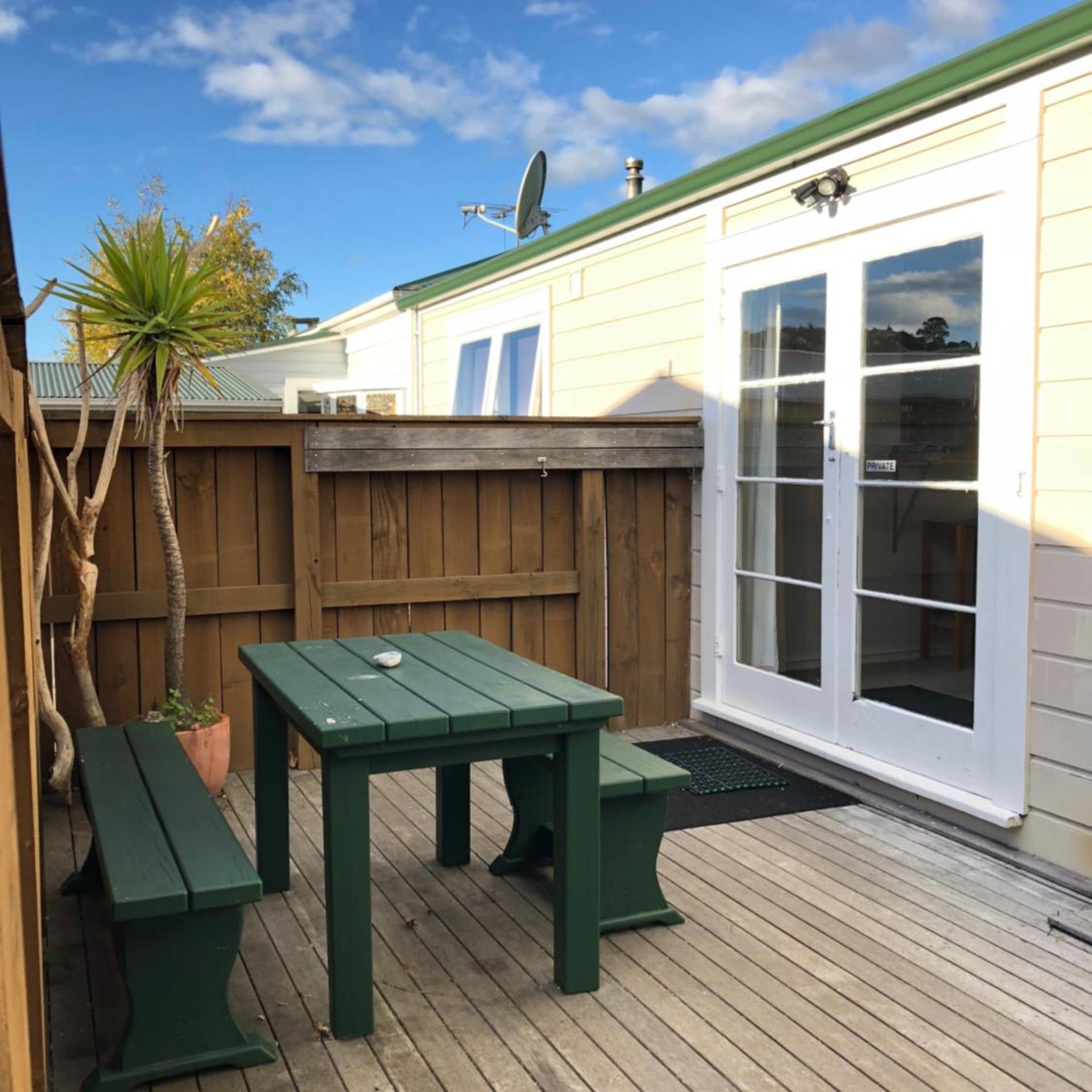The Bug Backpackers Hostel 4/50