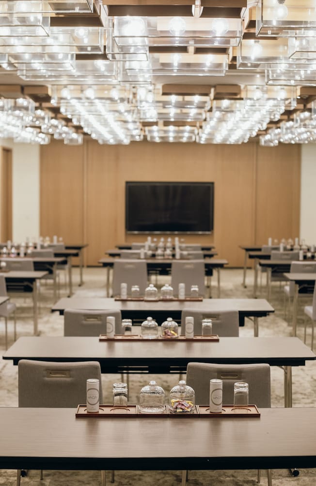 Grand Hyatt Gurgaon 38/48