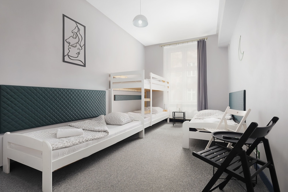 Moon Hostel New 20/28