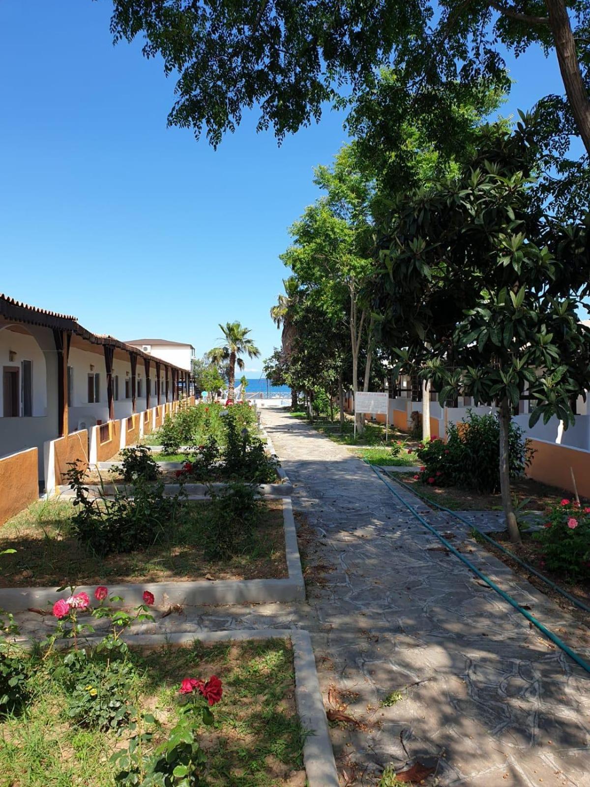 Ugur Hotel 27/35