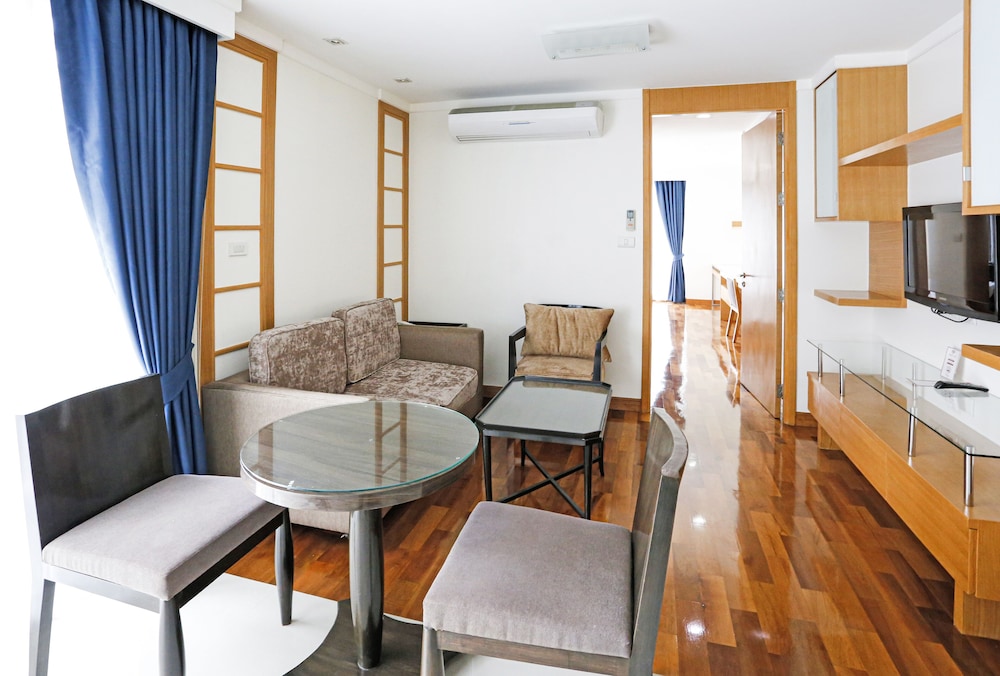 D Varee Montara Thonglor 25 47/70