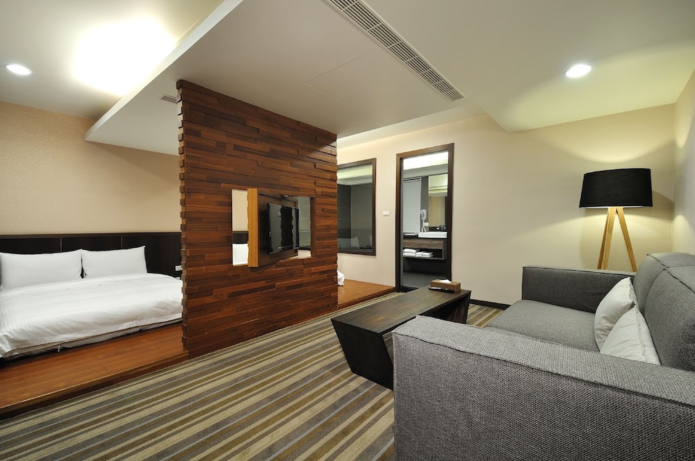 Sun Sweet Hotel 10/65