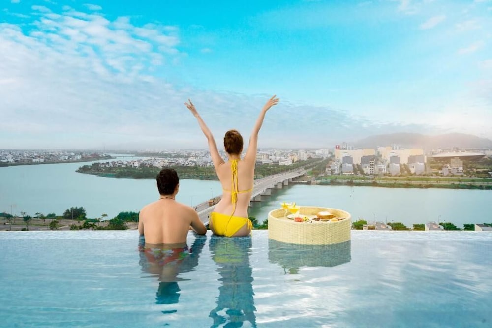 RHM Luxury Hotel And Suite 46/53