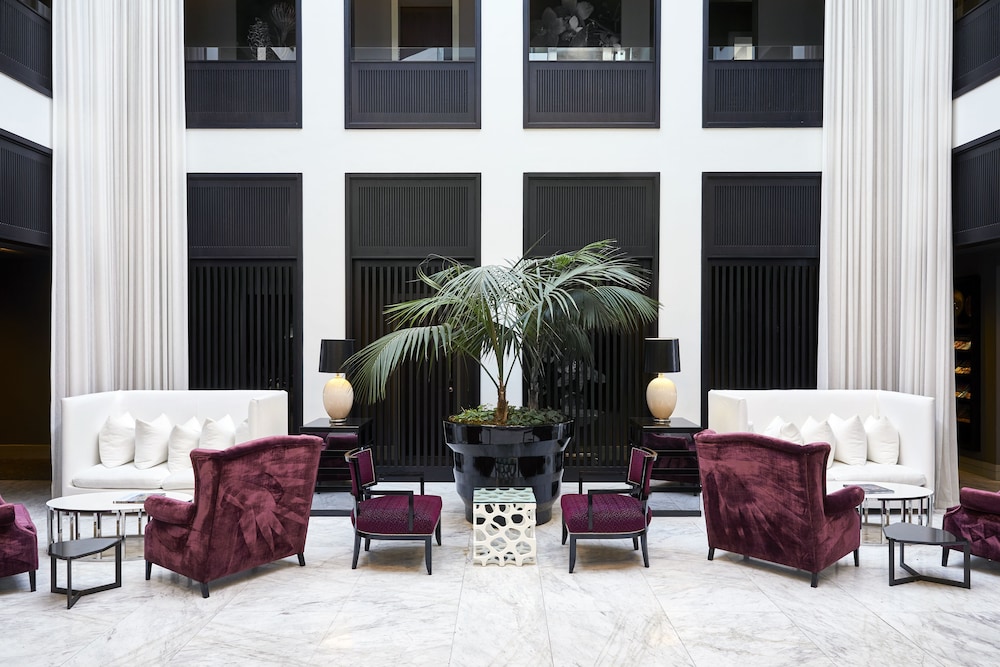 Queen Victoria Hotel & Manor House 22/70
