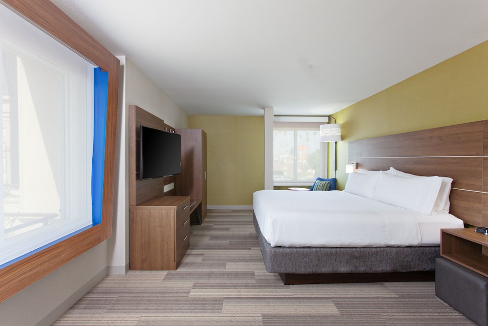 Holiday Inn Express Hotel Suites Pasadena Colorado Boulevard 22/59