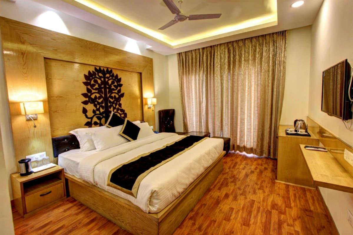 Grand Attic ( Green valley Balcony) - Deluxe Room