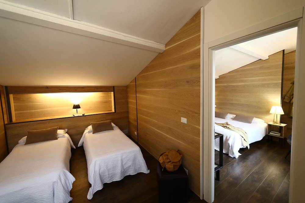 Hotel Italia 8/42