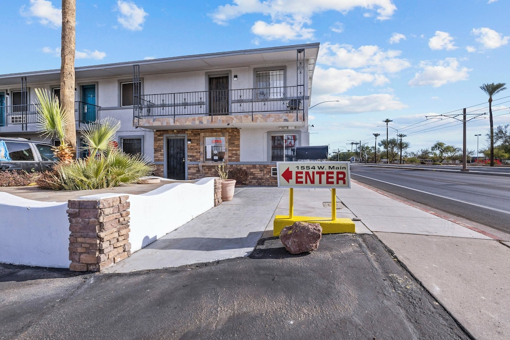 American Executive Inn 48/58