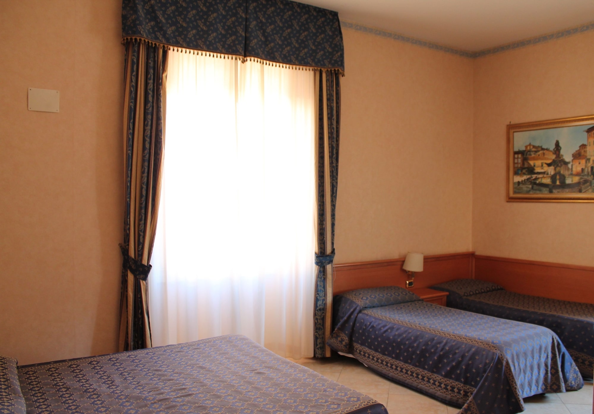 ROOM, SINGLE, SINGLE BED
