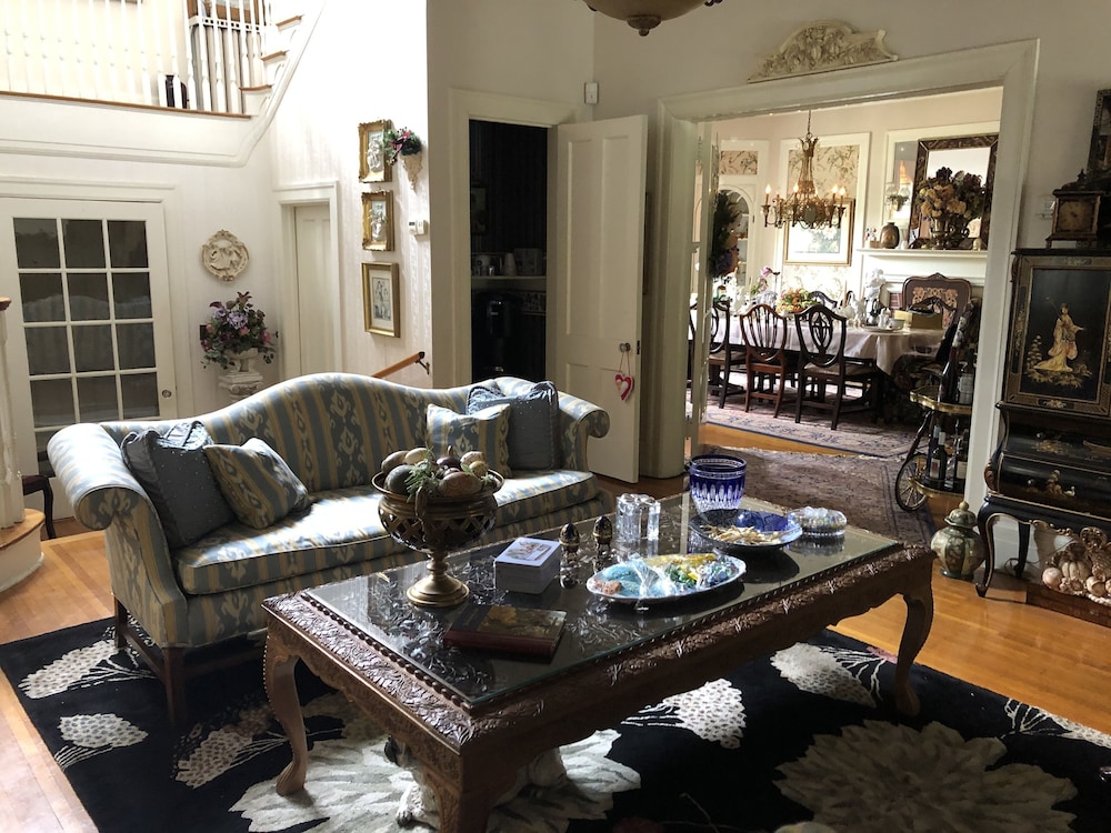 Angie's B&B 27/41