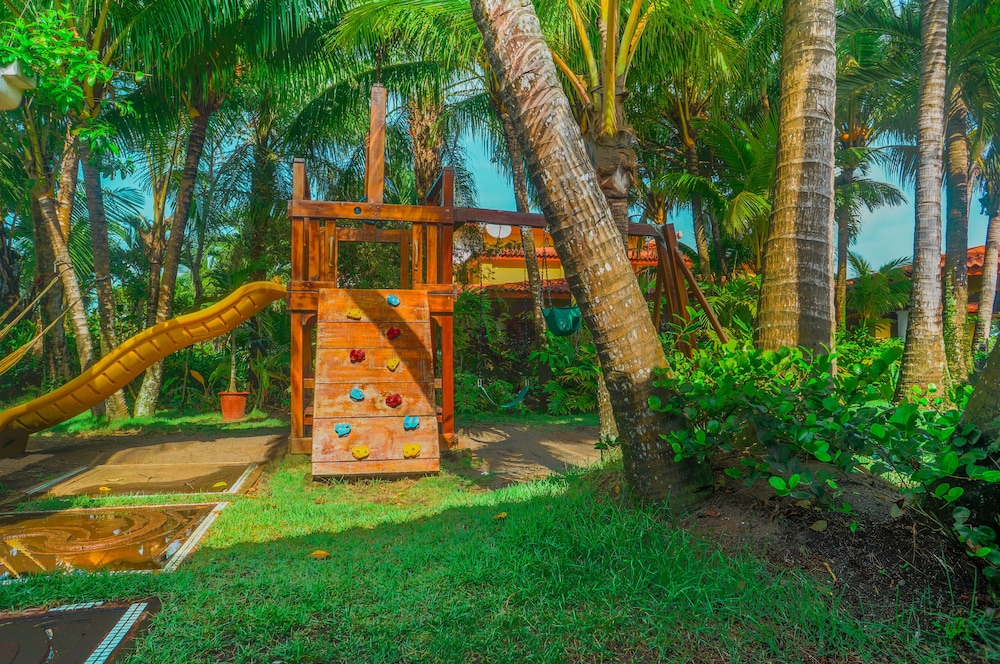 Las Olas Beach Resort 40/50