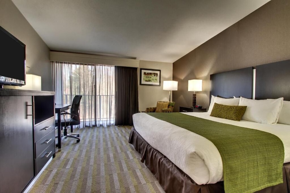 Historic Concord Suites 9/50