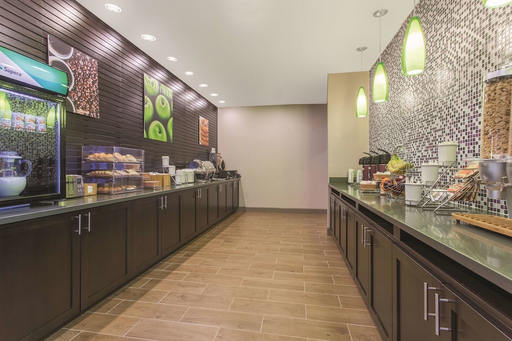 La Quinta Inn & Suites by Wyndham Tumwater - Olympia 48/64