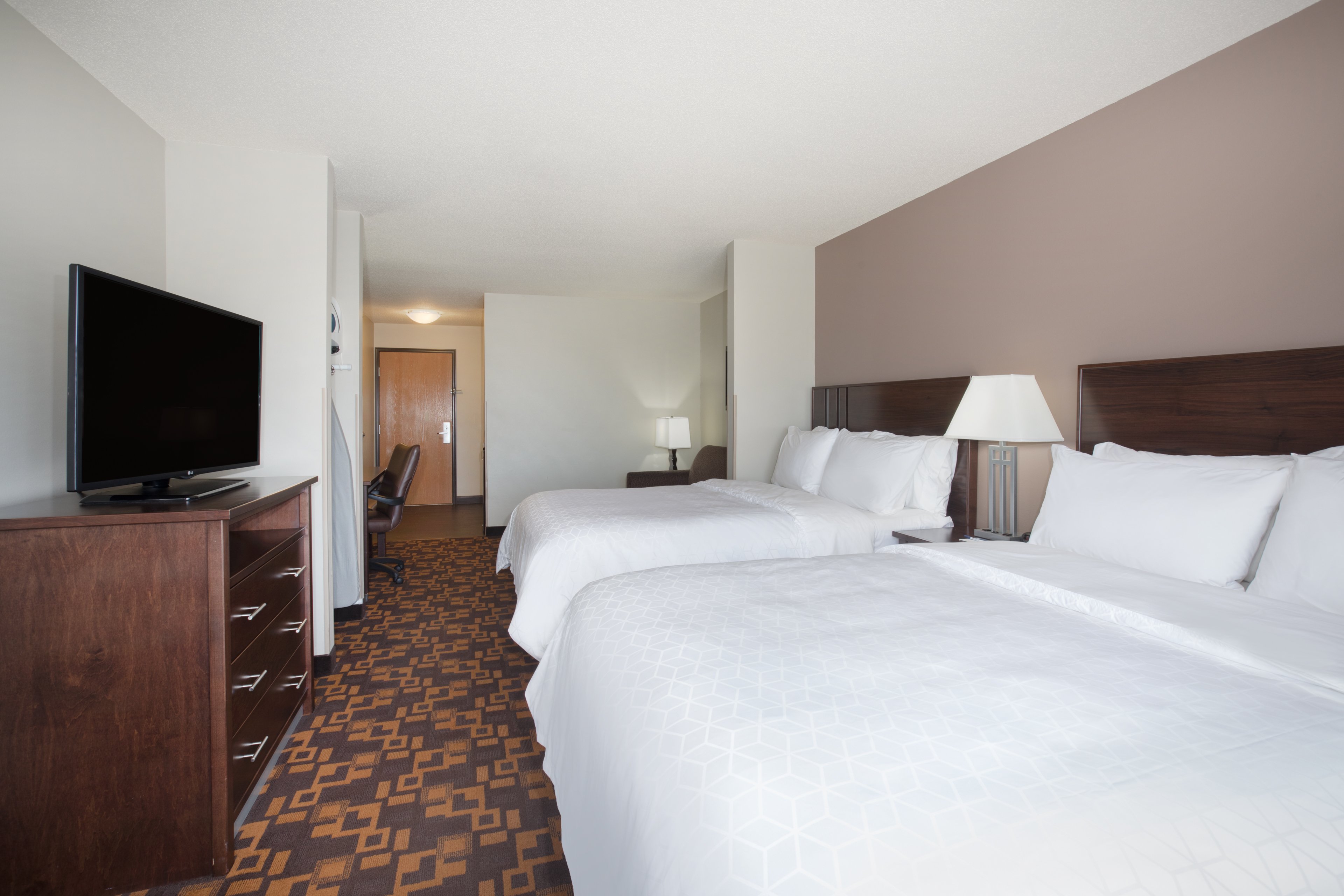Holiday Inn Express Hotel Suites Yankton 26/71
