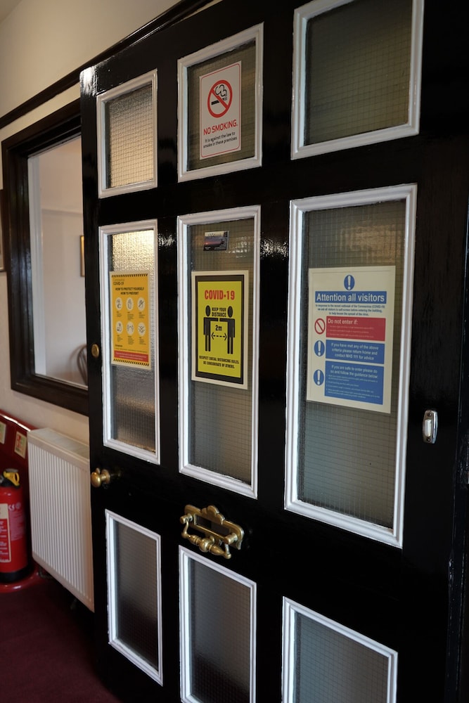 The Fox &amp; Hounds Hotel 17/36