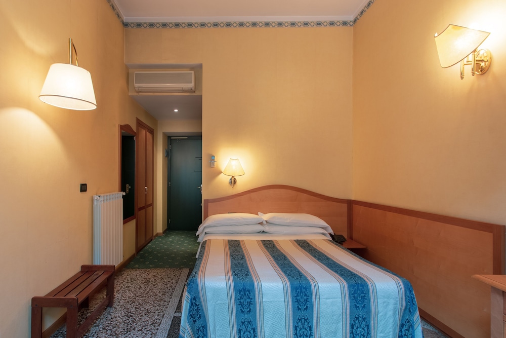 Hotel Bologna 16/27