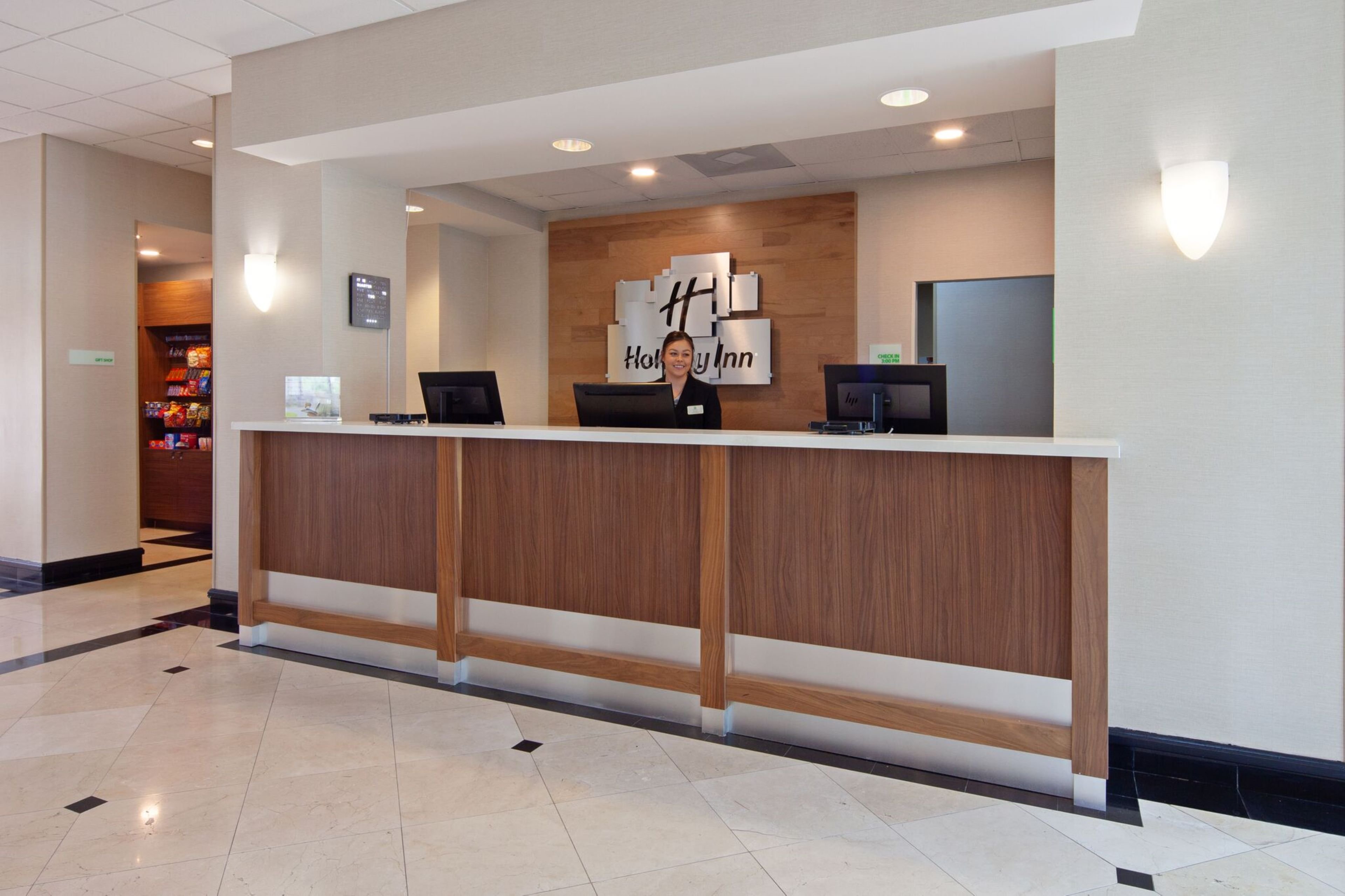 Holiday Inn Palmdale-Lancaster 10/37