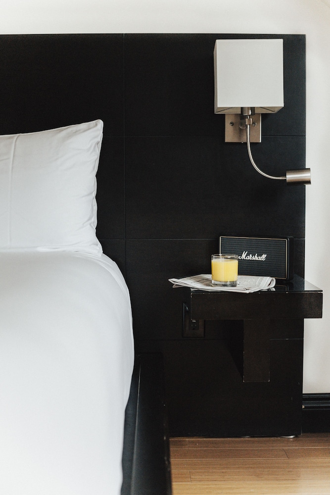 Le Petit Hotel 18/58
