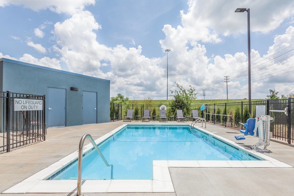 Fairfield Inn Suites Lebanon 21/37